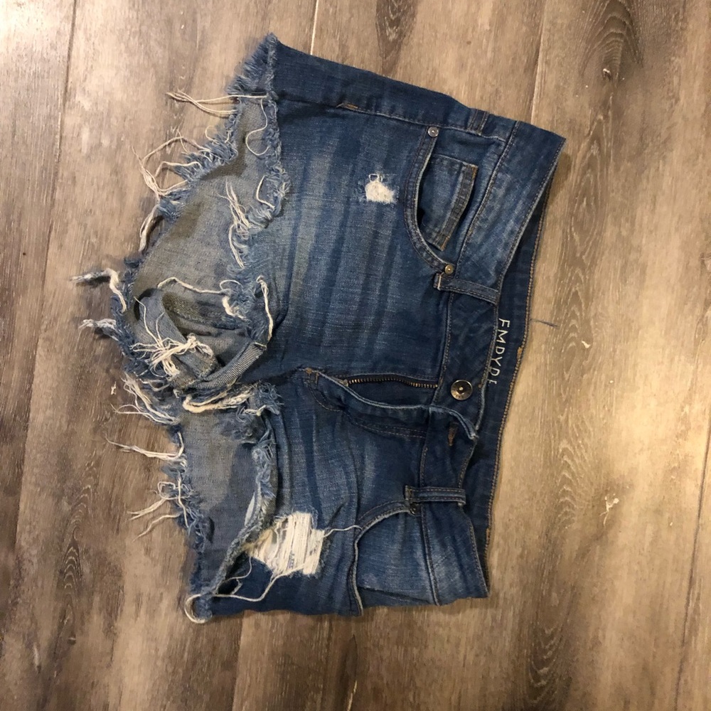 Stretch jean shorts.